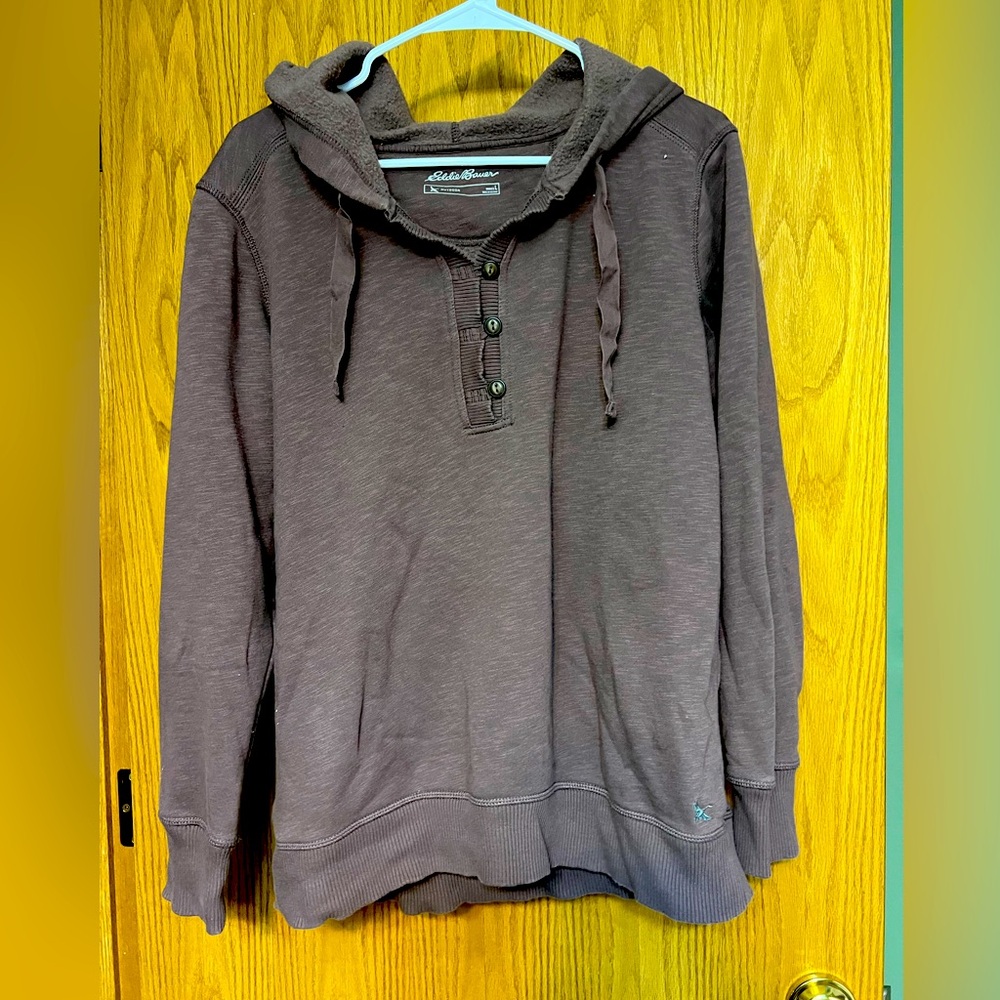 Eddie Bauer Sweatshirt with buttons.
